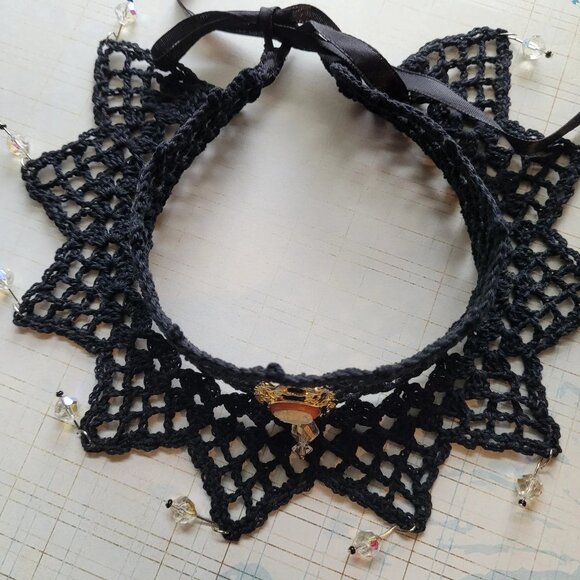 Repurposed Vintage Jewelry Cameo on Hand Crafted Crochet Boho / Goth Choker Neck - Picture 1 of 4